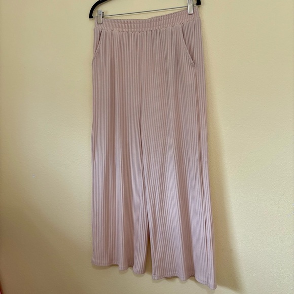 Wide Leg Pants - Large - Picture 3 of 4